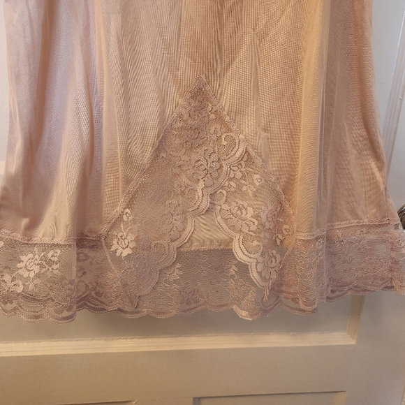 💜Lavender Vintage Half Slip💜 - Picture 2 of 4